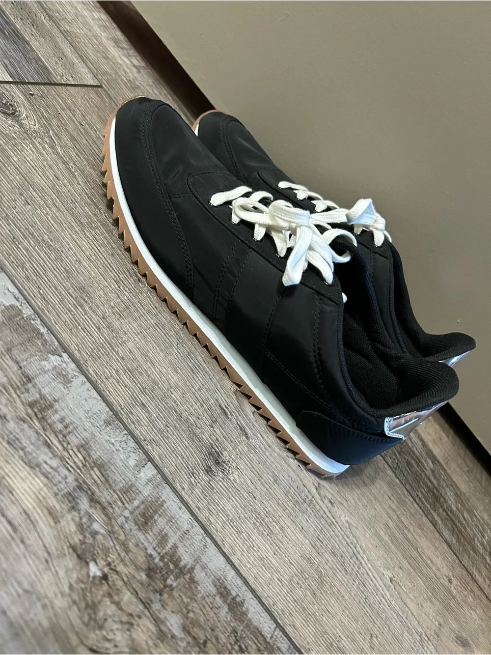 J. Crew Black & Silver Low-Top Athletic trainers Sneaker shoe
